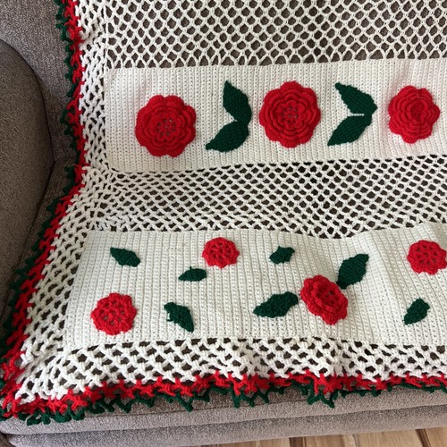 Vintage Christmas 3D Flowers Afghan Crochet Handmade Couch Throw 45”x 60”. - Picture 2 of 10