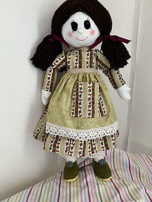  Wunderschöne handgefertigte Stoffpuppe  