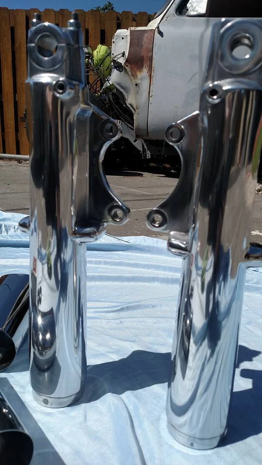 HORQUILLAS DELANTERAS Harley pulidas patas inferiores road king 1985-1999 sin cambio oem Foto 3 de 4