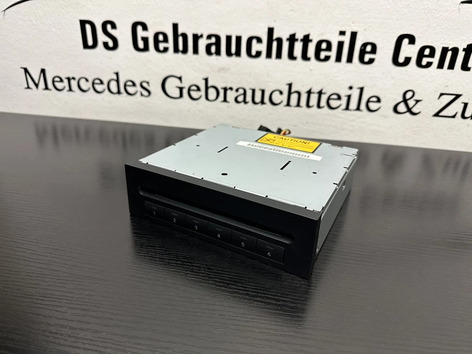 Orig. Mercedes E-Klasse W211 R171 W169 CD-Wechsler 6-Fach Wechsler A2118275542 - Bild 2 von 3