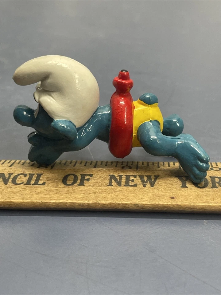 Pitufos 20025 Nadador Pitufo Natación Rojo Tubo Interior Encendedor Azul Figura PVC Foto 3 de 4