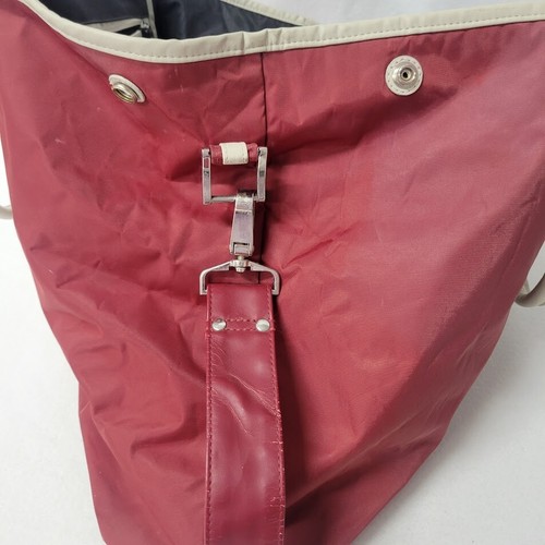 Nike Golf Duffle Bag Travel Overnight Red Double Handle Strap Magnetic Close - Picture 3 of 15
