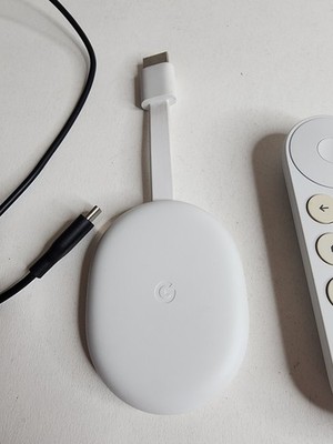 Google Chromecast with Google TV 4K Media Streamer Model GZRNL w