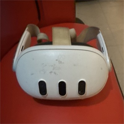 Meta Quest 3  White Standalone VR Headset with Controllers