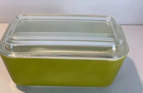 Vintage Pyrex Refrigerator Food Dish with Lid Green 7 "