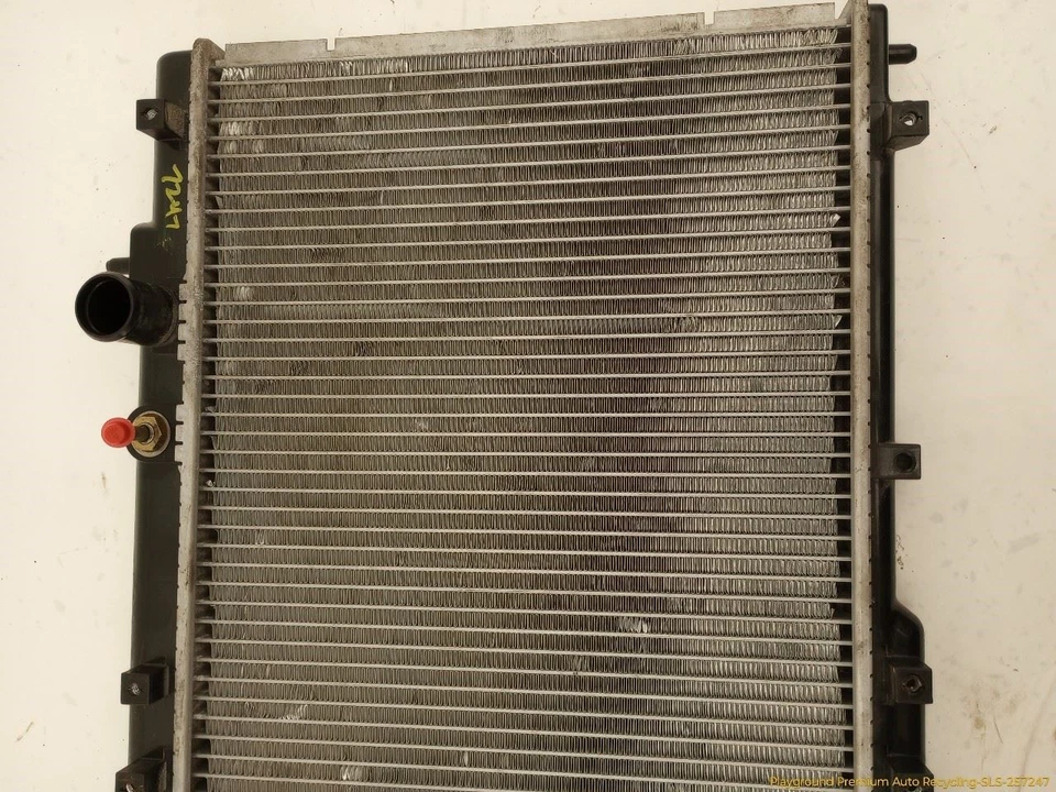 Mitsubishi Spyder Eclipse Engine Cooling Radiator 3.0L V6 Fits 2000-2001 00 01 - Image 3 of 4