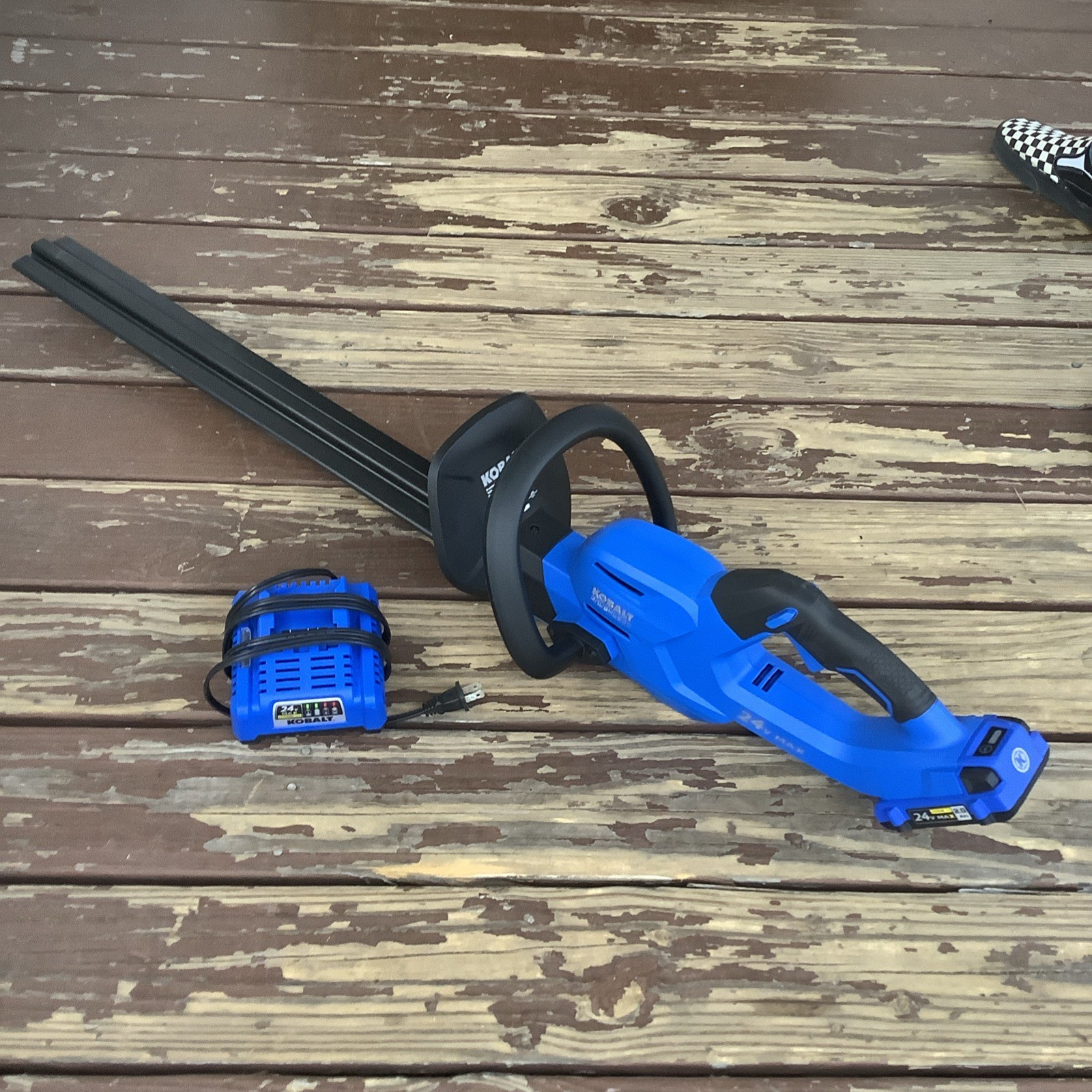 . 24 In. Battery Included. Charger Included.