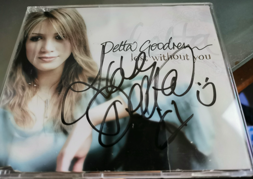 Delta Goodrem – Lost Without You CD SIGNED BY Delta Goodrem