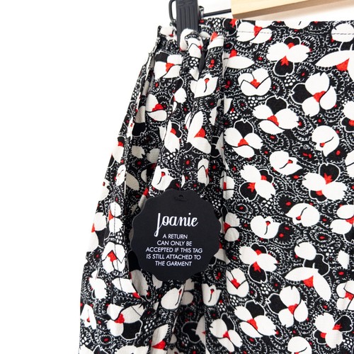 Joanie x Bus Stop Wide Leg Trousers Size 20 NEW Black Red Floral Petal Print - Picture 19 of 19