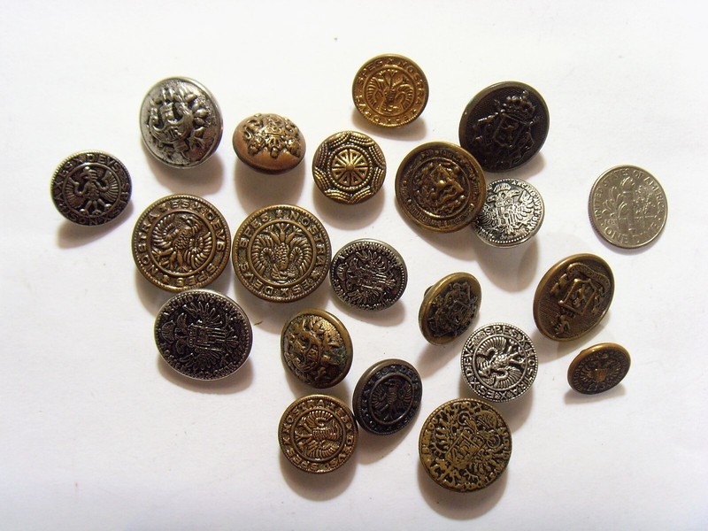 20 Antique vintage Heraldic coat of arms twin head eagle metal buttons lot 52366