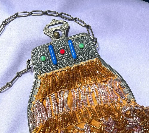 ANTIQUE DECO EGYPTIAN SLIVER REPOUSSE FLAPPER BEADED PURSE - Picture 2 of 6