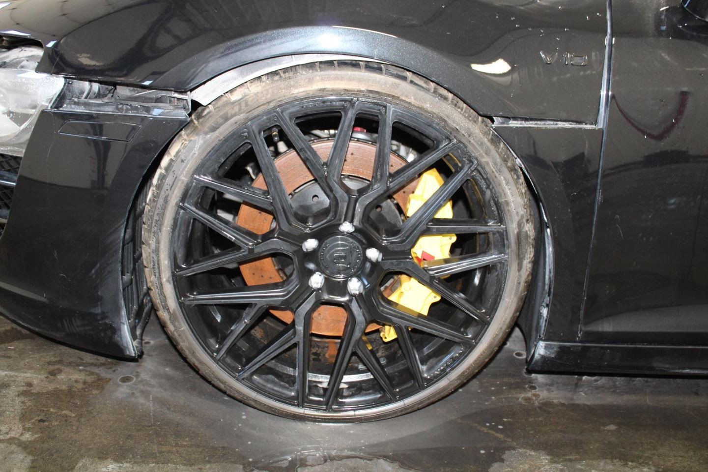 2011 AUDI R8 Left Front Knee Assembly WITHOUT STRUT