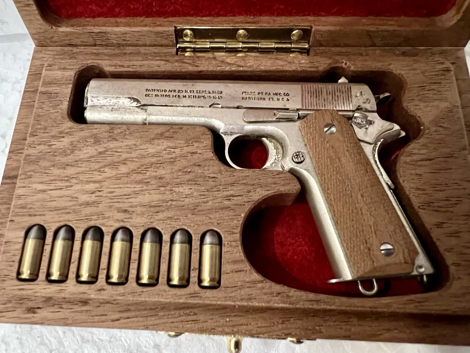 Colt miniatura de plata de ley 1911 escala 1/3 Foto 2 de 4