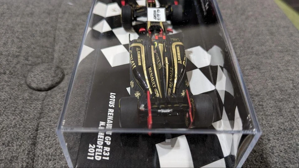 Modellino auto Minichamps Lotus Renault R31 2011 Nick Heidfeld scala 1/43 - Immagine 4 di 4