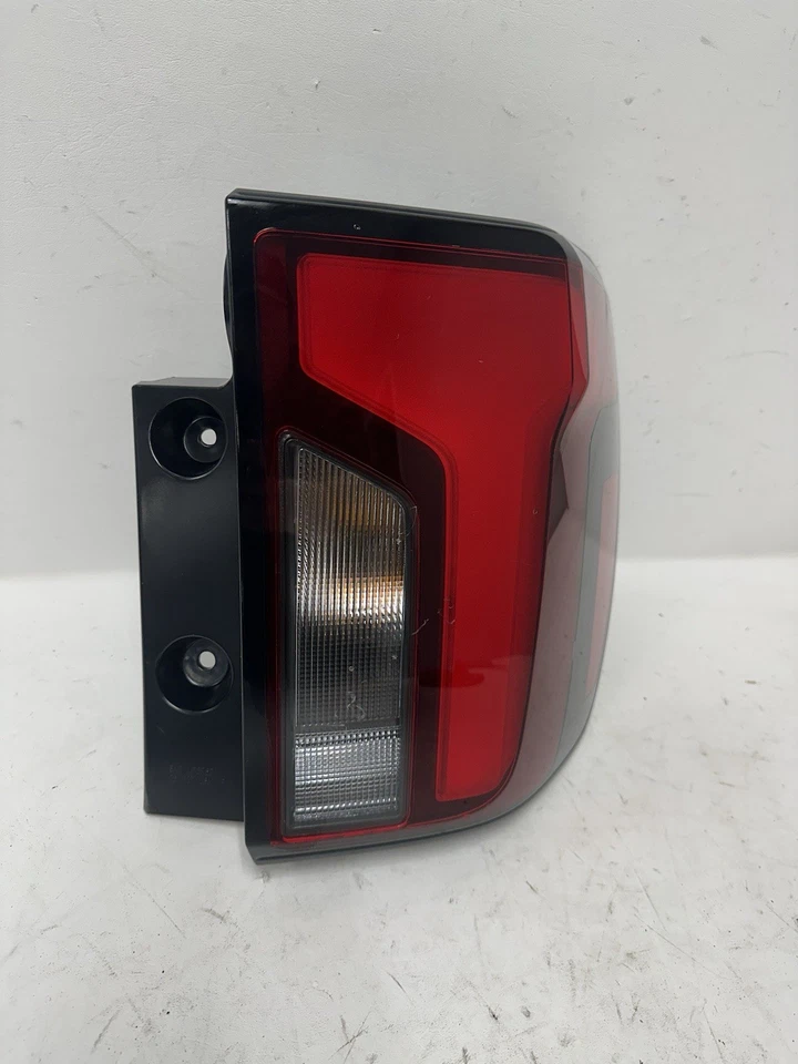 Luz trasera exterior derecha pasajero Honda Passport 2026 LED completa OEM Foto 3 de 4