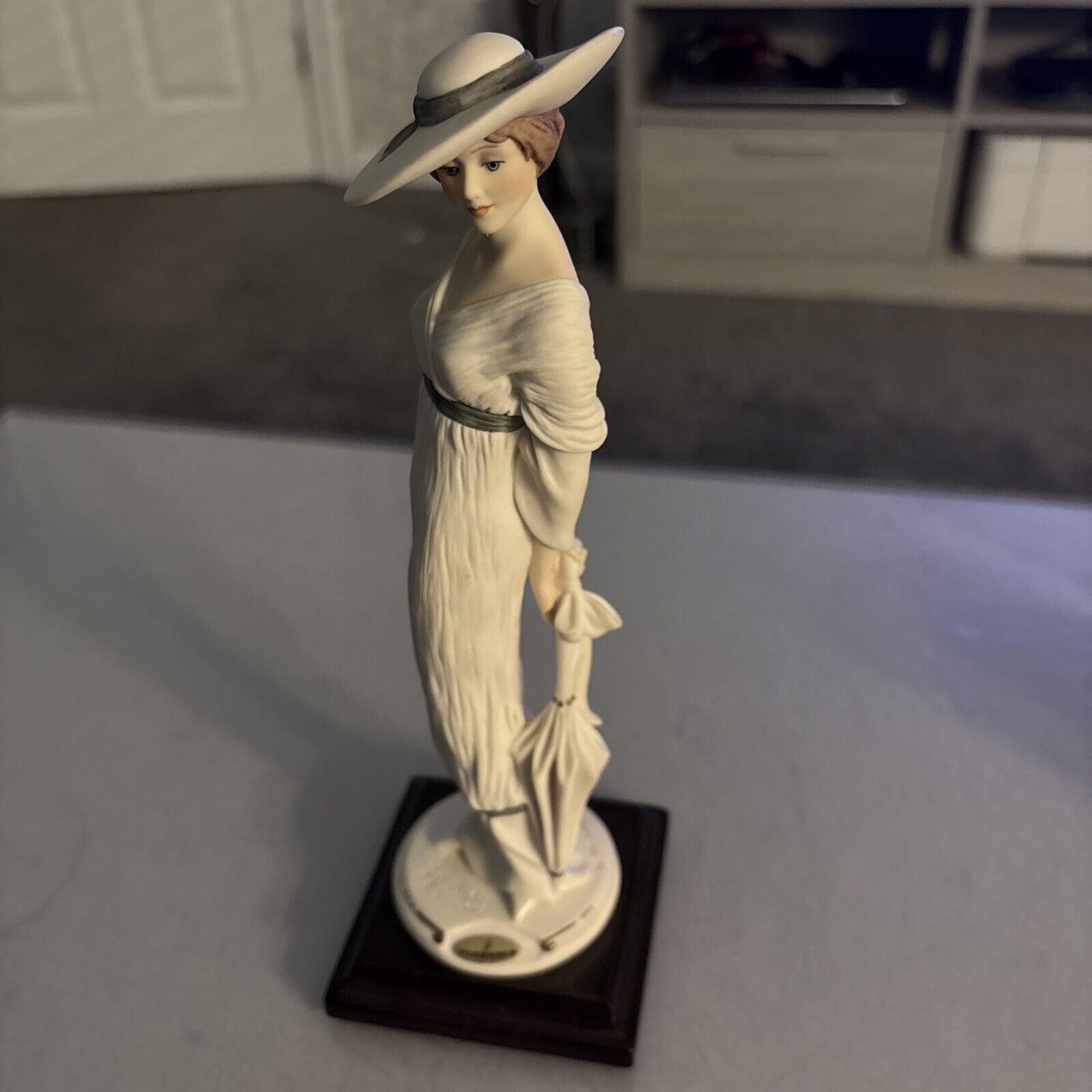 Picture 1 of 5