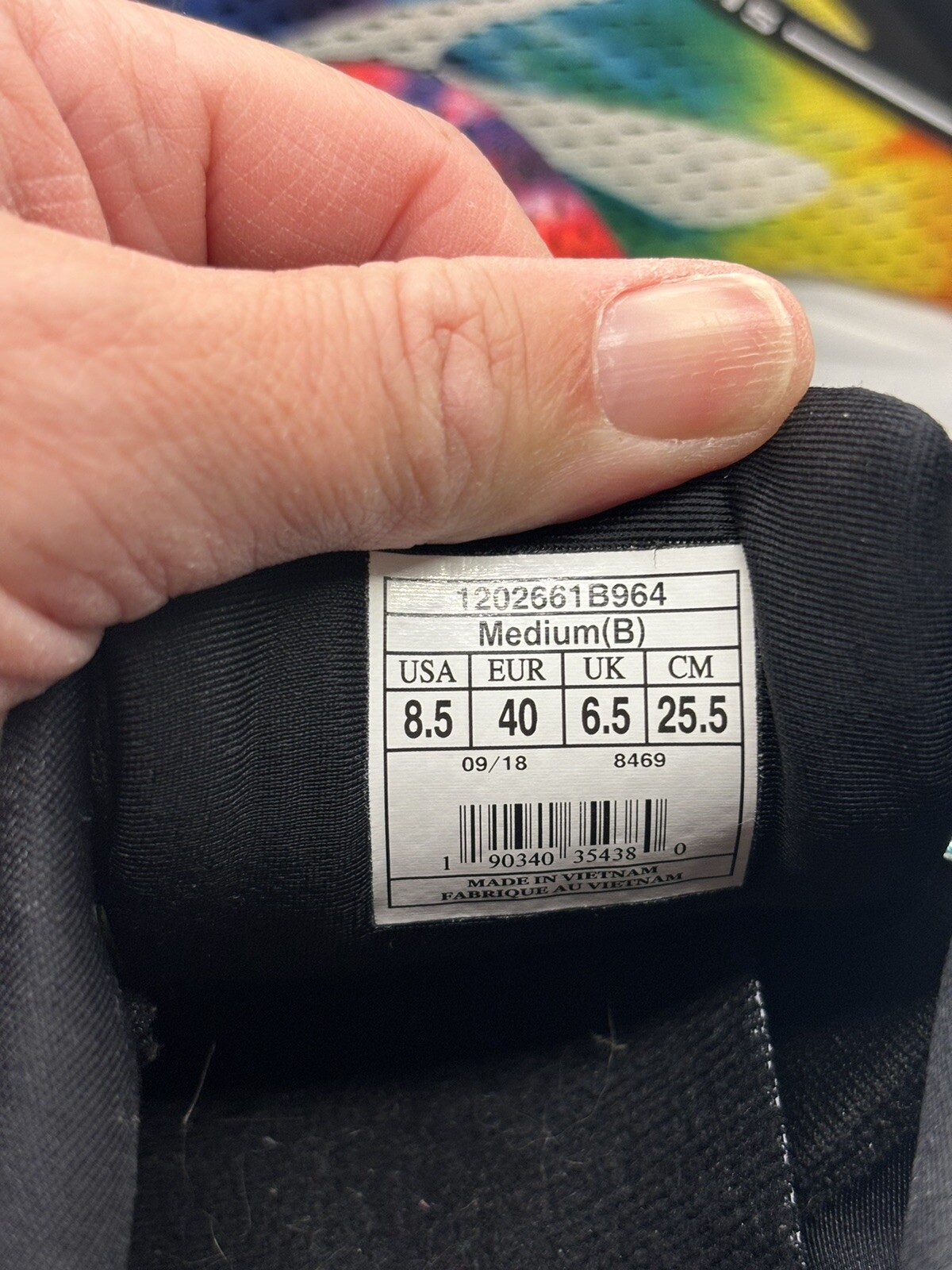 brooks launch tie dye