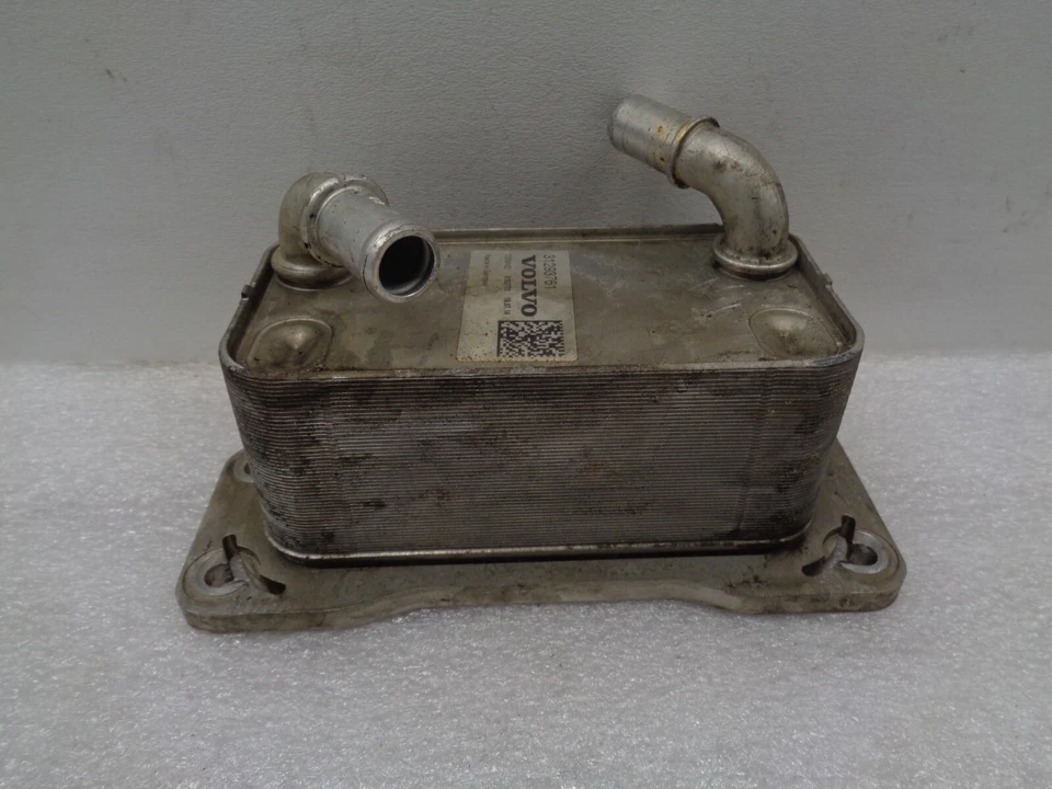 Enfriador de aceite de motor Volvo S60 T5 2015-2018 2,0 L 31293761 OEM AK240596 Foto 3 de 4