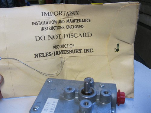 JAMESBURY EW2B LIMIT SWITCH 15A 125/250V WATERTIGHT NEW CONDITION NO BOX - Picture 4 of 4