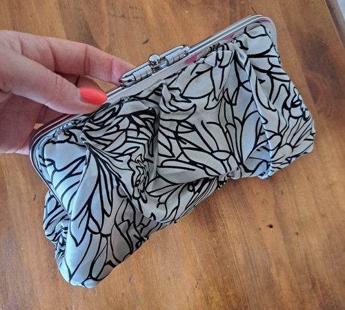 White Black Pattern Print Printed Satin Clip Snap Lock Clutch Bag $4 EXPRESS - Picture 2 of 4