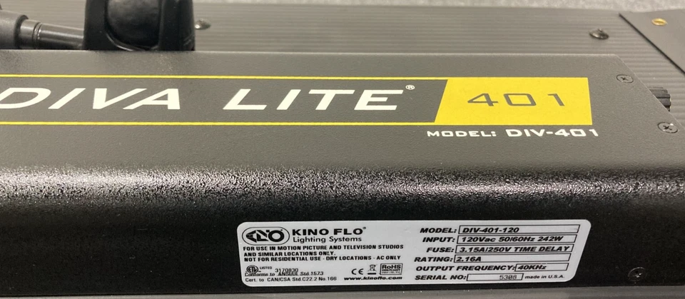 KINO FLO DIVA LITE 401 FIXTURE WITH BUILT IN BARN-DOORS w/ Power Cord - Image 4 of 4