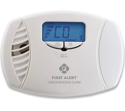 First Alert - Carbon Monoxide - Plug-In Alarm W/Battery Backup -C0615