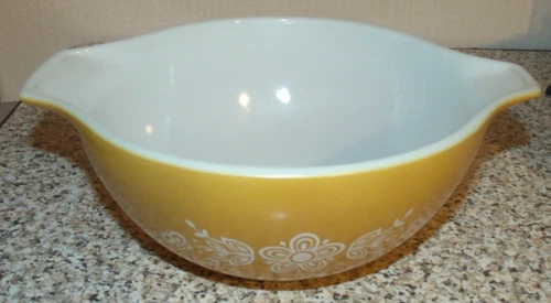 Vintage Pyrex Cinderella Butterfly 1 1/2 Quart Mixing Bowl #442, Gold Flowers