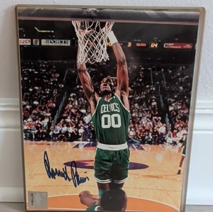 Robert Parish Boston Celtics Original Signed Basketball Photo