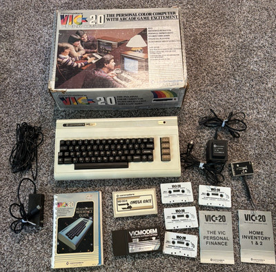 Commodore VIC-20 Home Computer System - Tested, Working