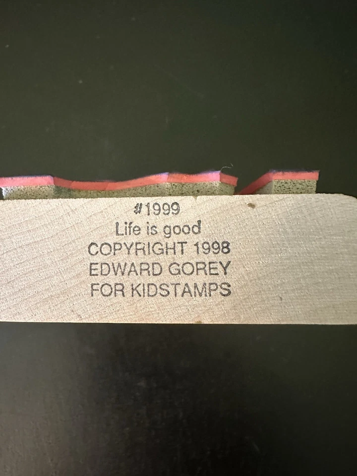 Antigo carimbo de borracha Edward Gorey #1999 livros gatos vida é boa selos infantis 1998 HTF - Imagem 3 de 4