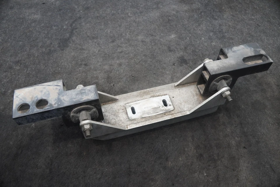 Soporte de travesaño de transmisión 4865186AB Chrysler Plymouth Prowler Foto 2 de 4