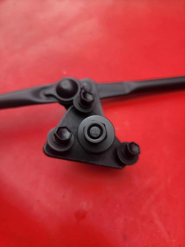 1989-95 Toyota Pickup 1990-95 4Runner OEM Windshield Wiper Transmission Linkage - Image 4 of 4