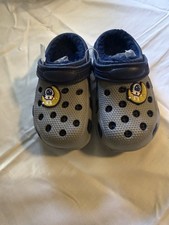 A Beautiful Slippers, A Grey And Blue Color For Boys And Kids