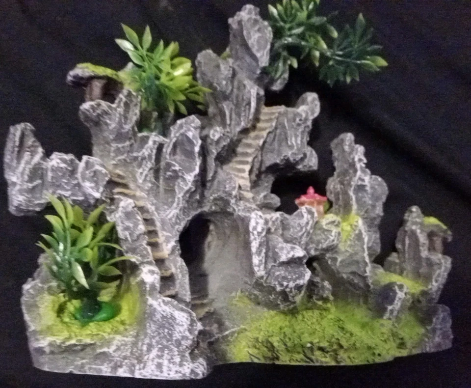 Decoração de tanque de peixes natural de resina couro de rocha plantas artificiais enfeite de abrigo seguro🩵 - Imagem 2 de 4