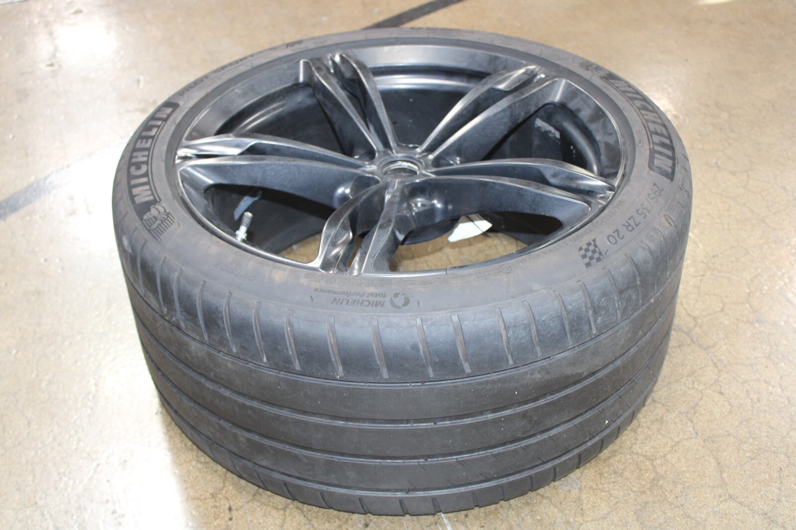 Ferrari GTC4 Lusso, Rear Wheel, 20x10.5, Used, P/N 328869