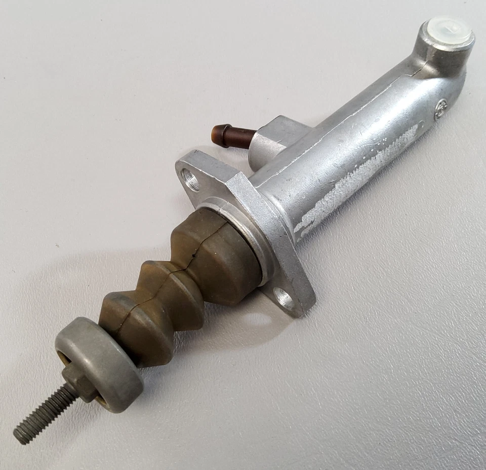 Nuevo conjunto de cilindro maestro de embrague AMS M0207 91-99 3000GT y 91-96 Stealth Foto 4 de 4