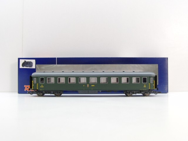鉄道模型 HO ROCO 45915 スイス SBB 客車×2、荷物車×1 スイス国鉄 ヒストリック旧型客車セット II (ROCO 45915) 1回目