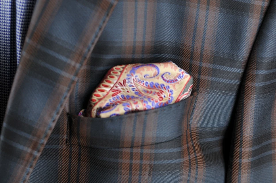 Lord R Colton Masterworks Pocket Square - Galapagos Red Silk - $75 New - Image 3 of 3