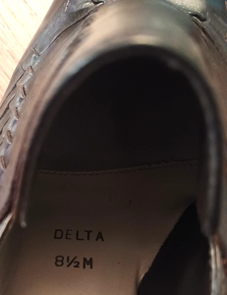 Zuecos de colección Ipanema Delta de cuero tejido negro tacones de 2" talla 8,5 Brasil usados en excelente estado Foto 2 de 4