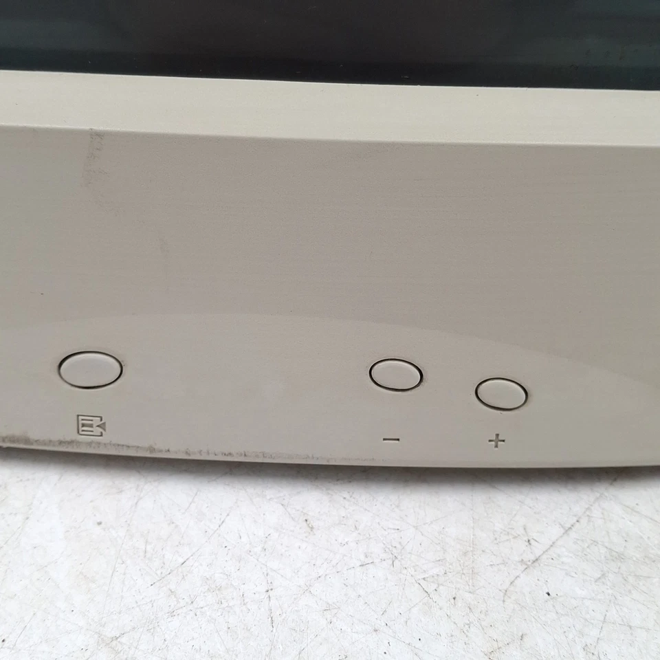Compaq V500 14” CRT Monitor Retro Gaming Spares or Repair Prop VTG - Image 3 of 4