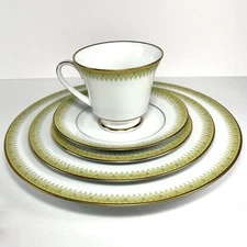 Noritake “Jennifer” #2215 Green Scroll Pattern 5Pc. Complete Place Setting 70’s