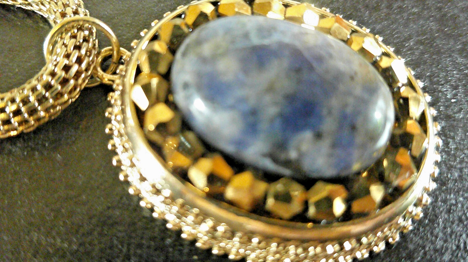 Vintage Stunning Solodite Blue Pebble Pendant Hollow Gold Colour Mesh ...