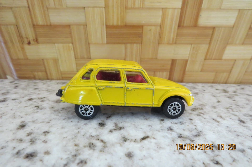 CORGI JUNIOR 1/60 : CITROËN Dyane - Photo 4/4