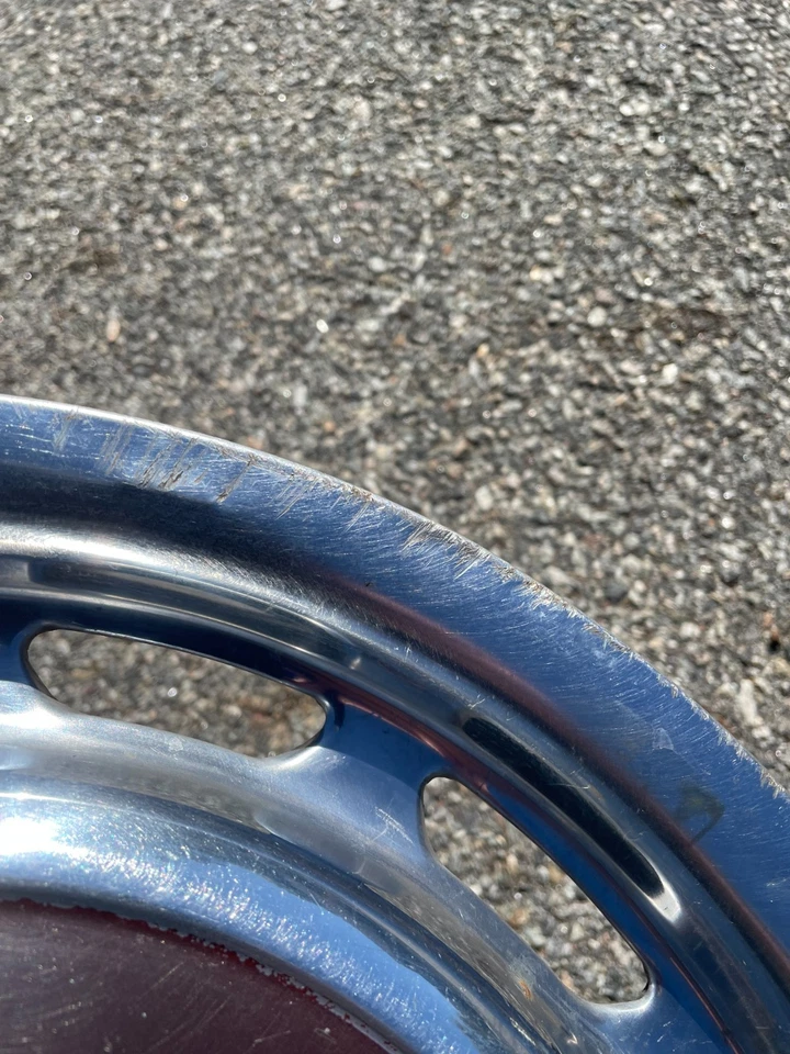 1969-1983 Mercedes Benz 240D 450 SEL Pagoda 14 дюймов колпак колеса темно-бордовый поцарапан - Изображение 4 из 4