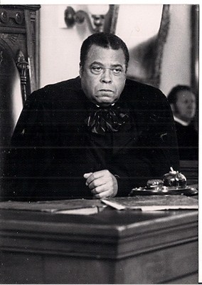 PF Sommersby ( James Earl Jones )