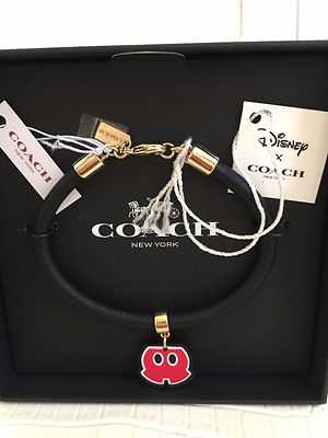 【希少限定コラボ】訳あり新品 COACH×DISNEY レザーブレスレット 箱付 限定コラボ】訳あり新品 COACH×DISNEY レザーブレスレット 箱付 - メルカリ