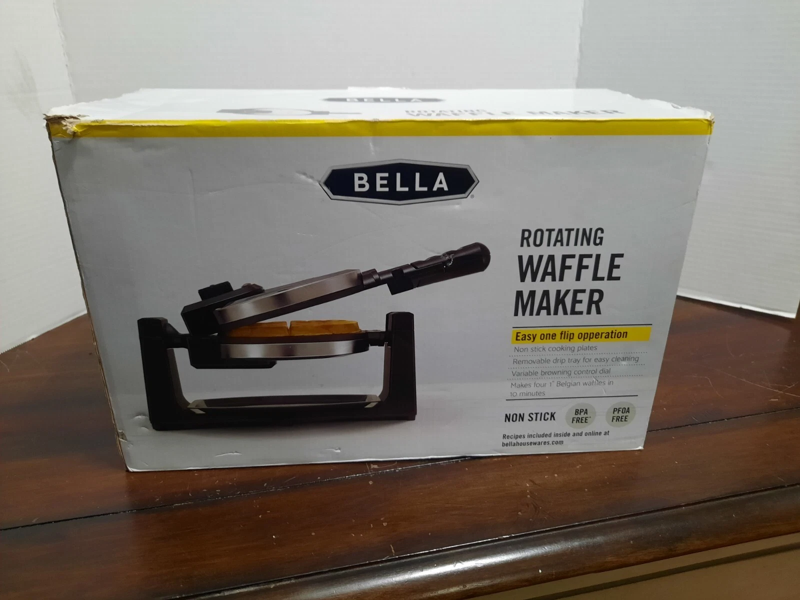 Bella Sensio Rotating Belgian Waffle Maker TSK-2126BW Polished Stainless Steel
Opens in a new window