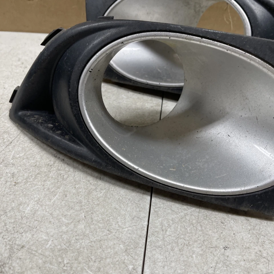 Subaru Legacy 2008 2009 sedán delantero izquierdo derecho luz antiniebla bisel cubierta GT fabricante original Foto 4 de 4