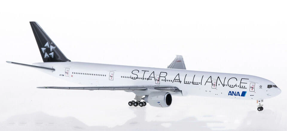 1:500 Hogan ANA STAR ALLIANCE BOEING 777-300ER Passenger Airplane Diecast Model - Image 3 of 4
