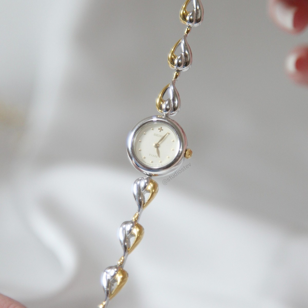 Vintage Seiko Tisse Two-Tone Round Ladies Watch | Heartleaf Heart